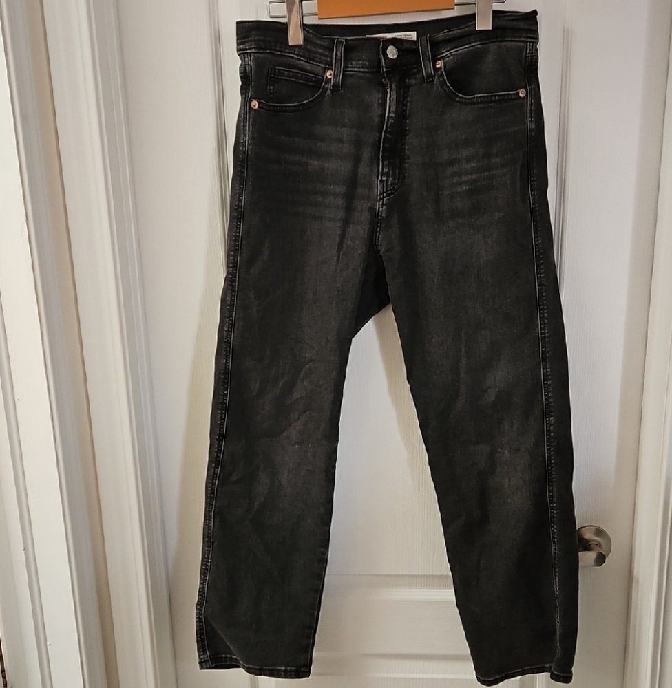 Women's Black Levi Jeans